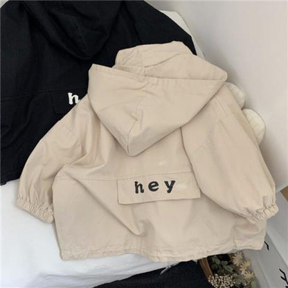 A-day Korean~ high-quality Korean fan children's alphabet hooded trench coat for boys and girls, handsome jacket for boys and girls, spring and autumn clothes, trendy children