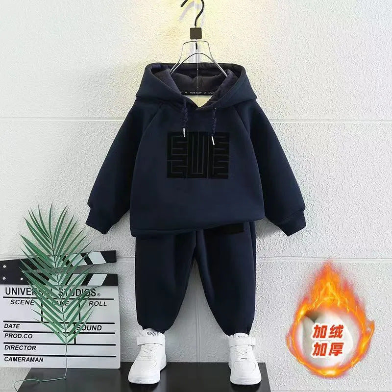 A Boys' autumn and winter suit New medium and small children's velvet Korean version children's thickened sweater sports two-piece set