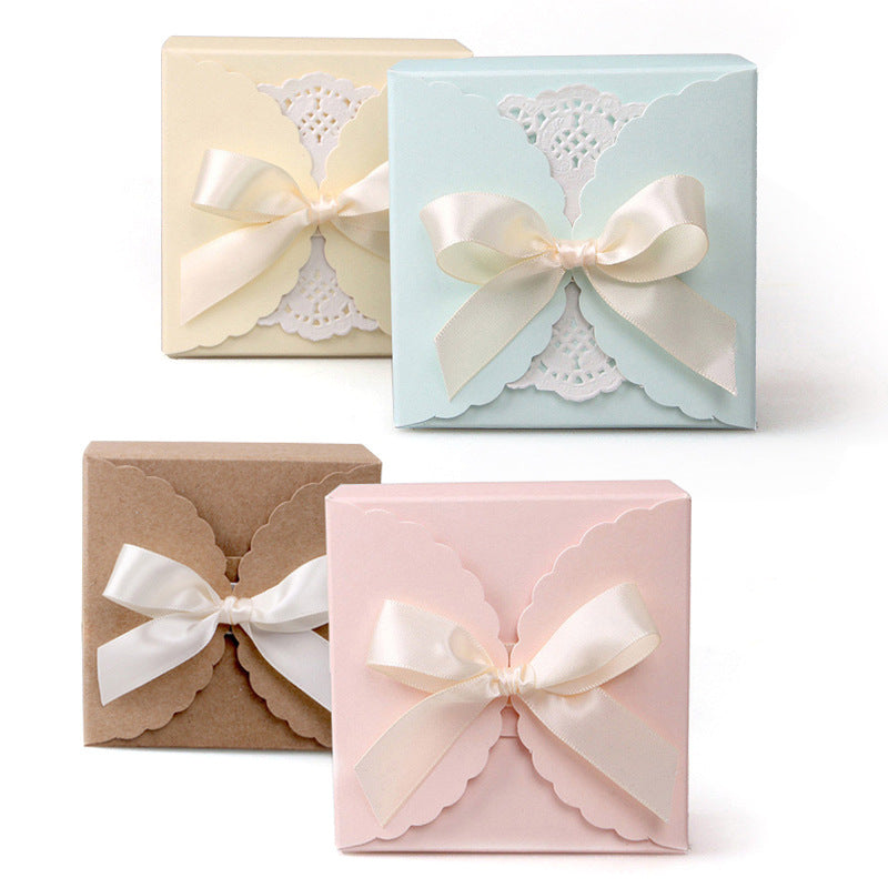 A Korean version of white cardboard soap flower handmade soap square gift box in stock simple baking candy folding small carton MOQ: 100PIECE