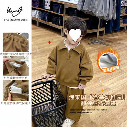 A Korean children's clothing, a complete set of velvet polo shirts, a two-piece autumn sweater set for medium and small children.