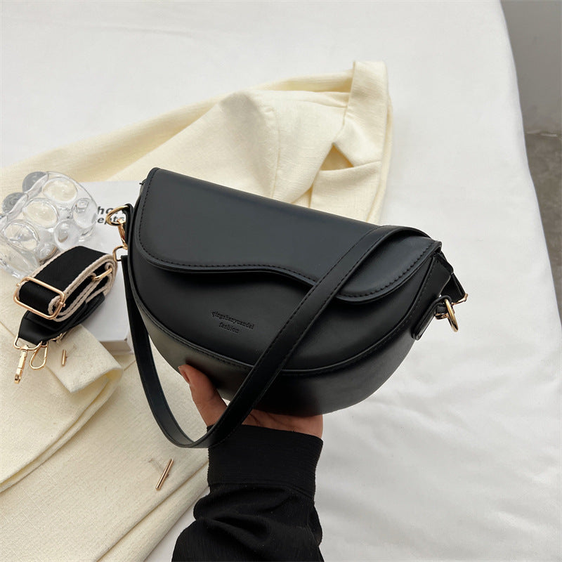 Crossbody bag, fashionable shoulder armpit bag, small square bag 0.3KG