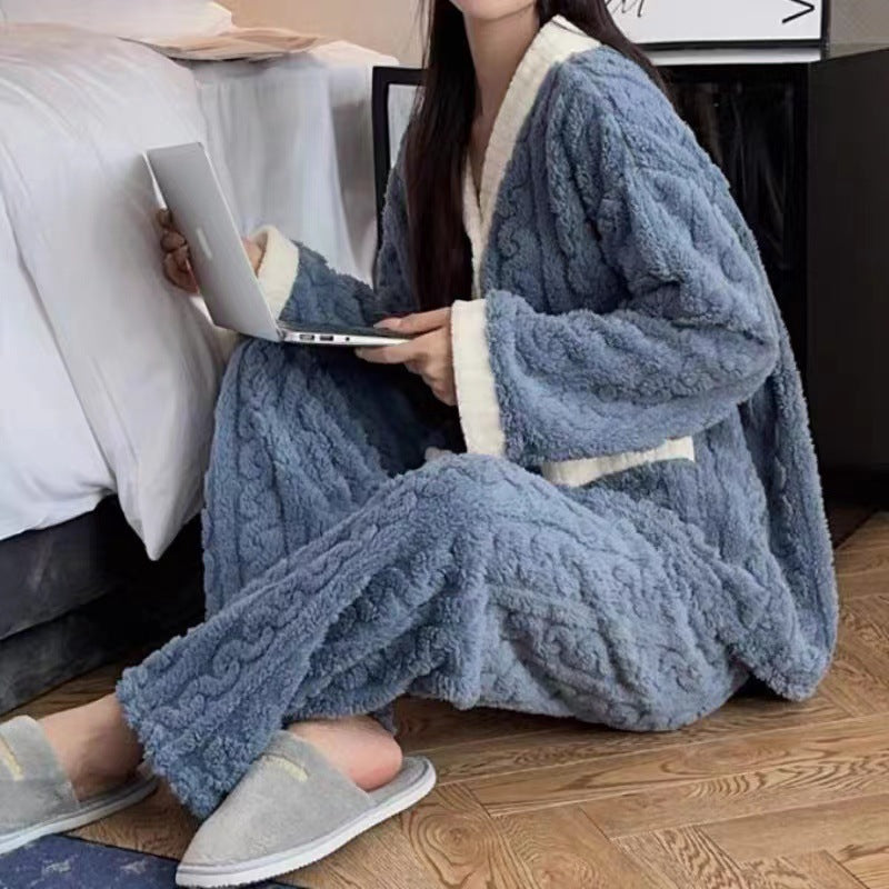 A Autumn and winter pajamas women's high-value fleece thickened can be worn outside loose Korean version of student coral fleece suit loungewear