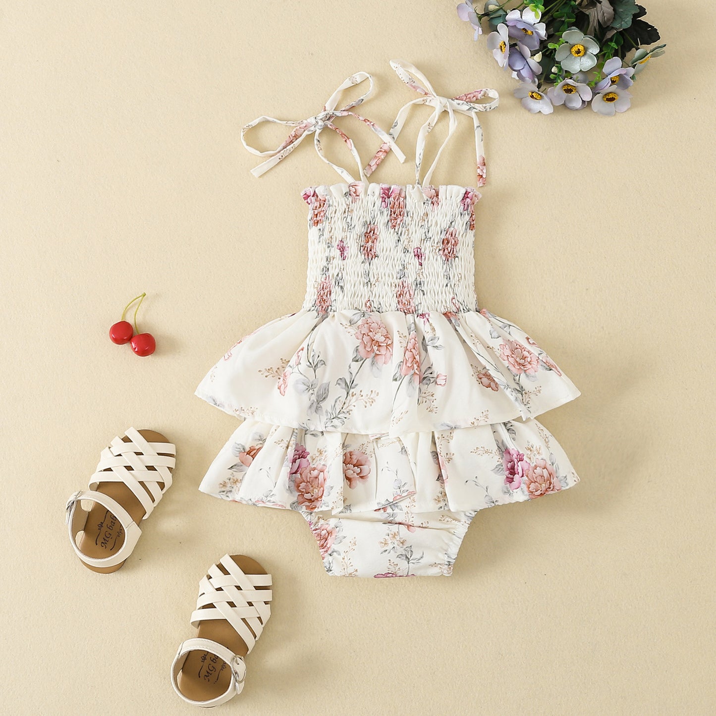 In summer, the new baby girl&#039;s sweet wind plays the role of corset, broken flower sling, sleeveless skirt and khaki 0.12kg