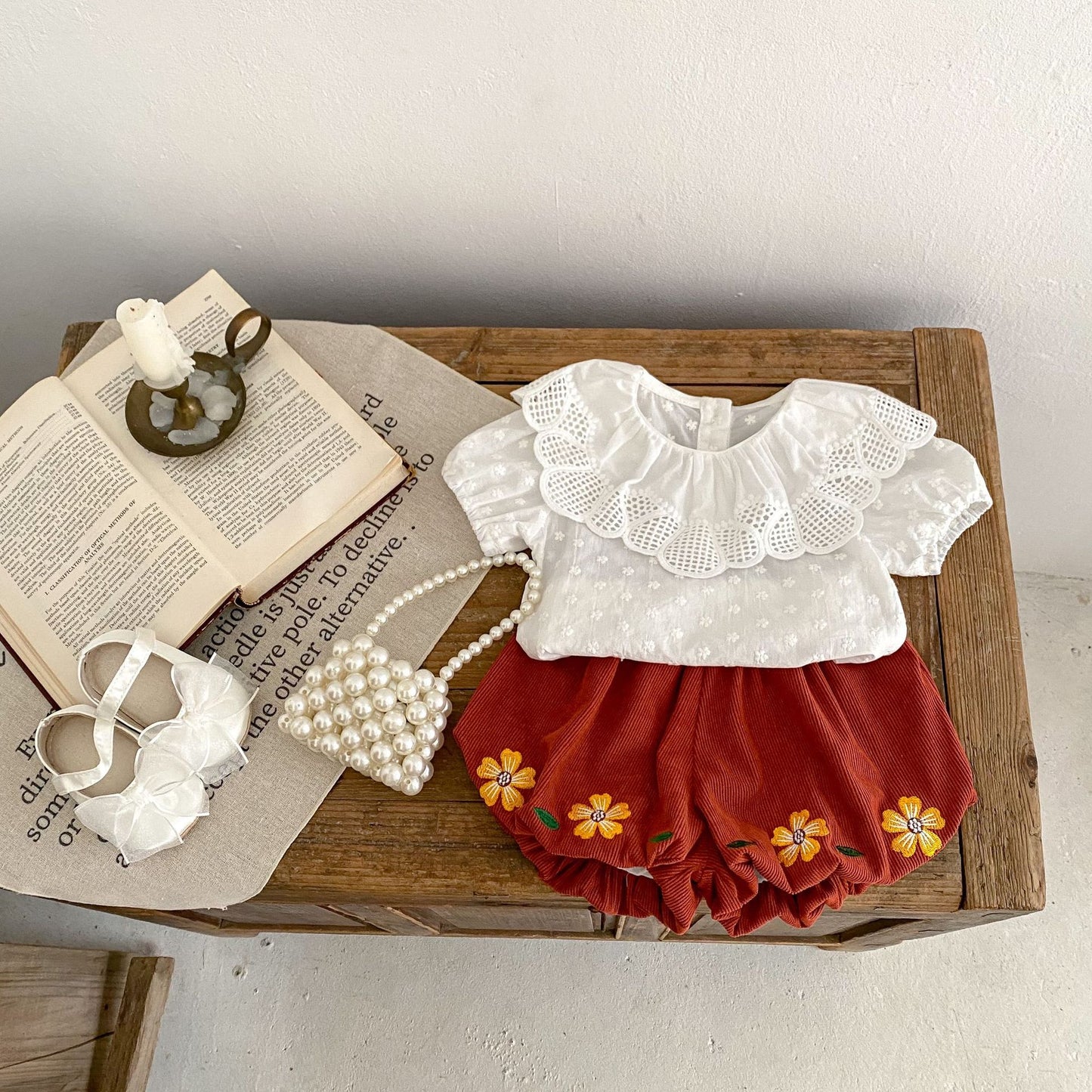 A 2024 Summer Baby Girl Sweet and Versatile Big Lace Collar Embroidered Small Flower Bubble Short sleeved Top with Bottom