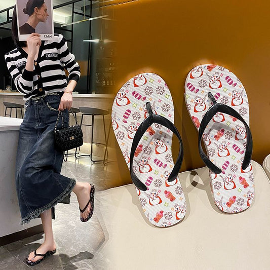 P new summer herringbone slippers are fashionable, non slip, and can be worn on the outside. Women's casual beach sandals are trendy, and the feet are cool