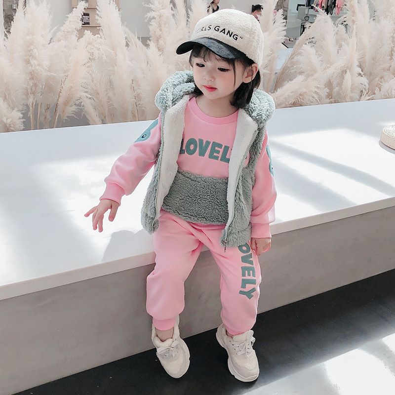 P baby girl 1 year old baby girl 3 children's clothing fleece thickened boys sweater three-piece set children's winter warm jacket set