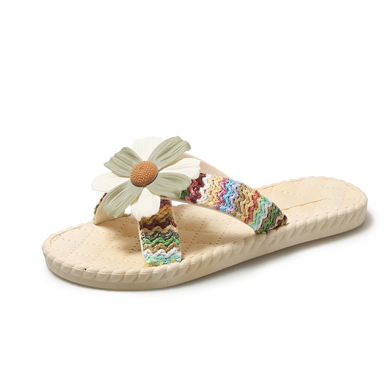 P [Explosive] Fairy sandals are worn outside the new summer four-leaf clover flat flip-flops casual beach shoes