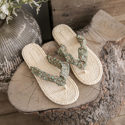 P [Explosive] Fairy sandals are worn outside the new summer four-leaf clover flat flip-flops casual beach shoes