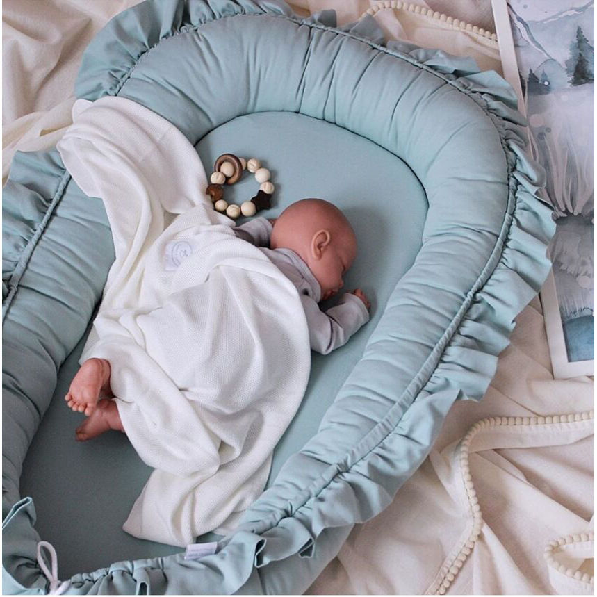 A Cross-border new lace cotton baby uterus bionic bed, portable newborn bed bed in bed sleeping mat