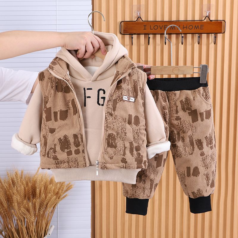 P boys autumn and winter velvet set, new foreign style baby children's baby boys winter clothes thickened sweater vest three-piece set