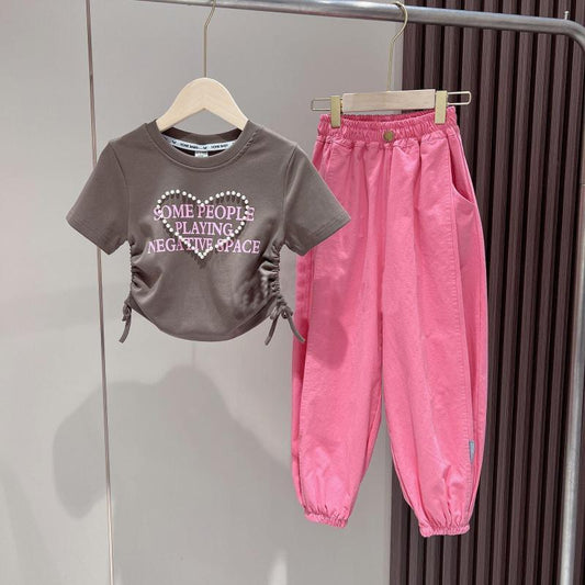 Conjunto de camiseta y pantalones bombachos con letras de amor de moda de edición coreana de verano para niñas P 2024, nuevos pantalones de verano para niñas 