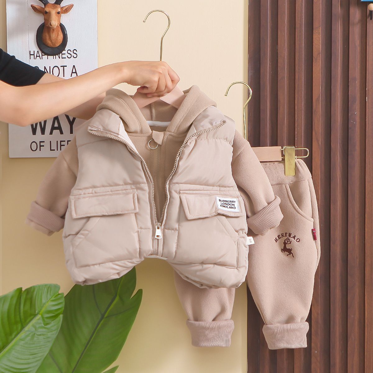 P Boys' autumn and winter foreign style velvet thickened three-piece baby winter suit baby children's thermal sweater trendy children's clothing