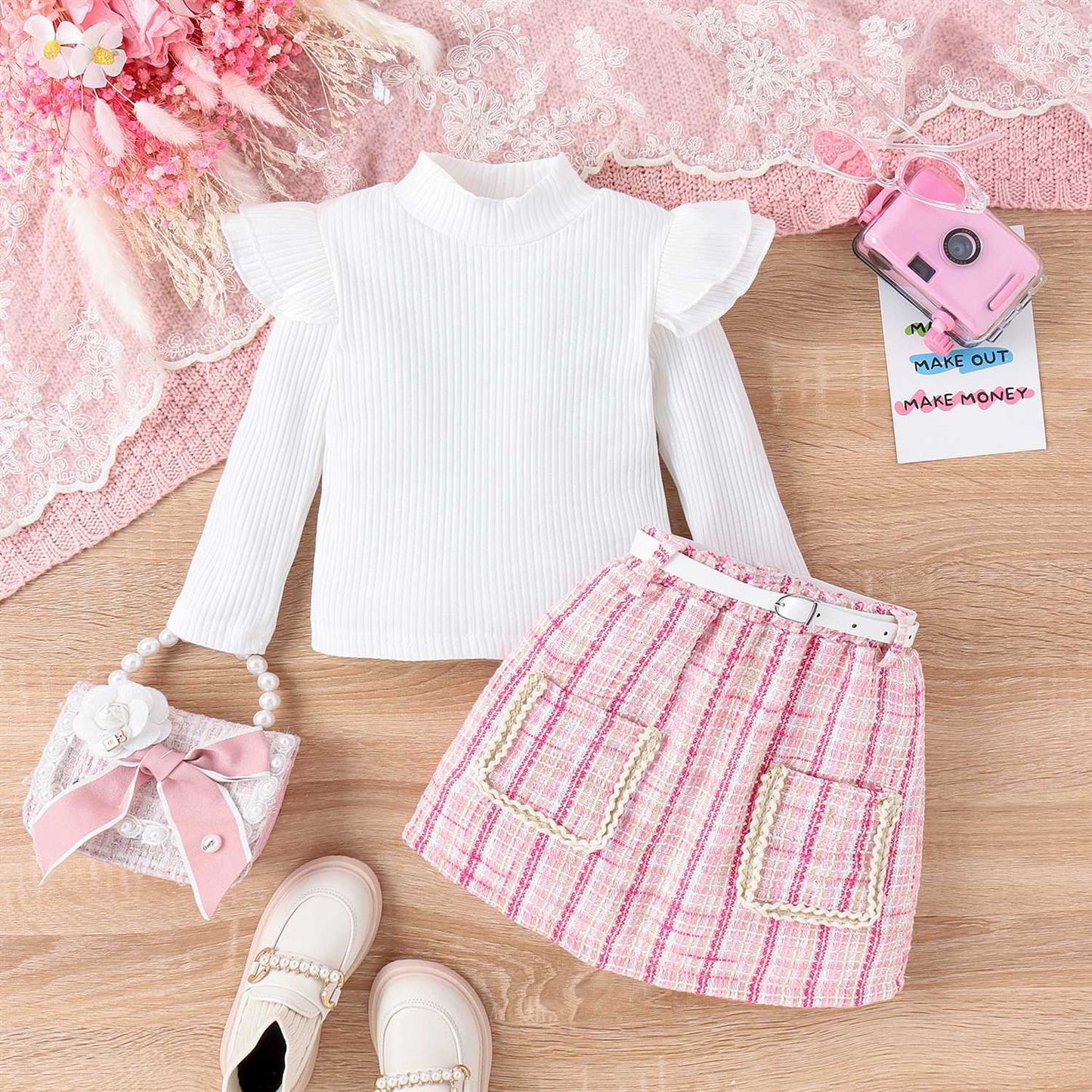 Conjunto de otoño e invierno para niñas pequeñas y medianas, moda de niña pequeña, estilo fragante, top de cuello alto, falda corta de lana gruesa a cuadros, cinturón, conjunto de tres piezas