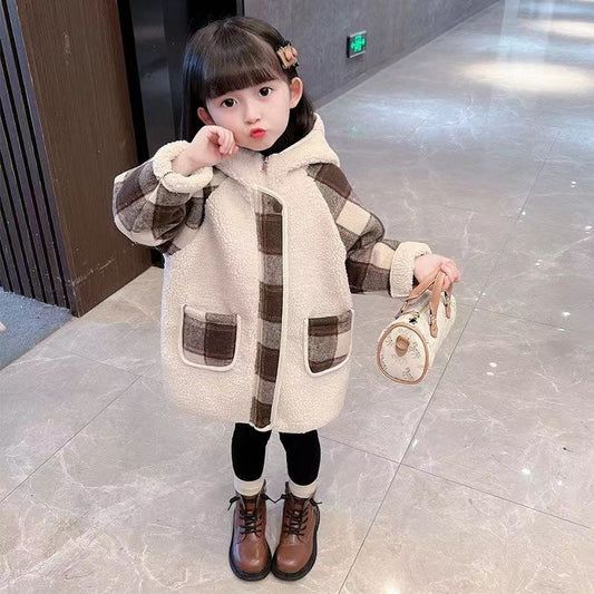 Girls' fleece coat, autumn and winter clothing, children's fur one-piece wool sweater, baby's fashionable woolen coat