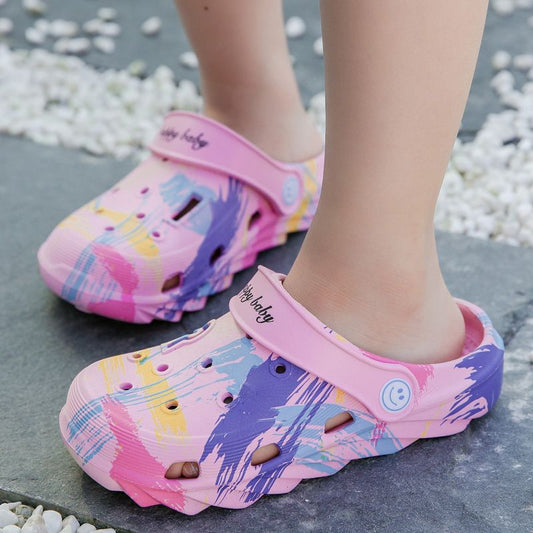 Zapatos con múltiples agujeros y abertura en forma de P para niñas, sandalias y pantuflas para niños, suelas suaves de verano, prepucio antideslizante, niños en edad preescolar, estudiantes de escuela primaria 