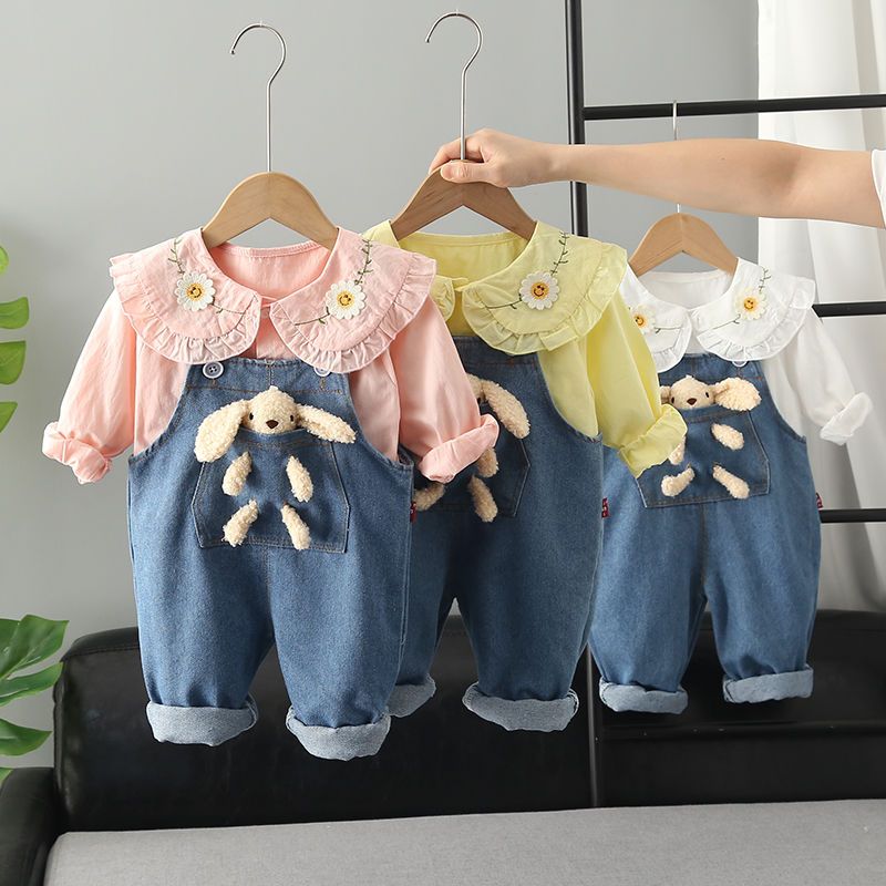 Girls&#039; jeans, children&#039;s suspenders, children&#039;s western-style casual pants, new baby autumn clothes, two-piece suit.