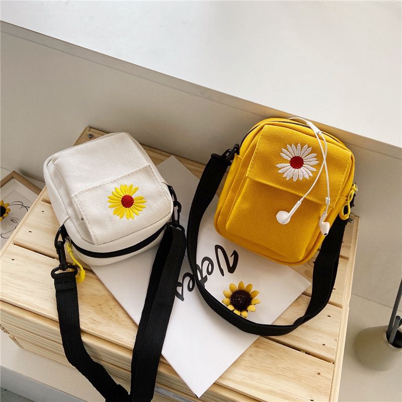 P Daisy Canvas Bag Bolso bandolera para mujer Bolso de hombro para estudiante coreano Bolso cuadrado pequeño versátil de celebridad de Internet Bolso para teléfono móvil 0,1 kg 