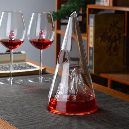 Pyramid wine decanter, mountain peaks, waterfalls, red wine dispenser, creative and minimalist wine pouring device, glass wine pot