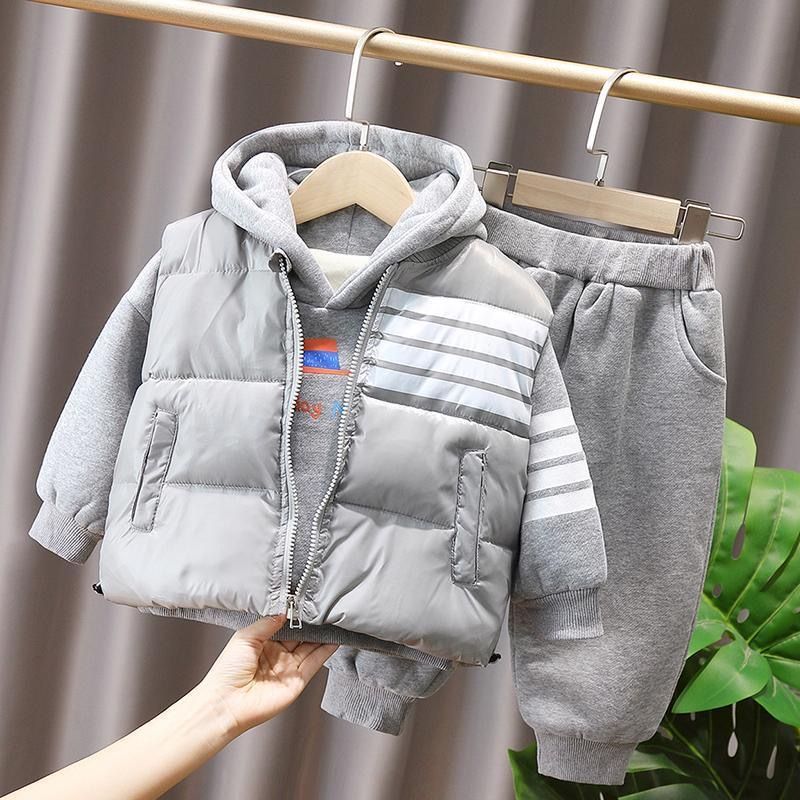 P children's sweater fleece sports three-piece set boys and girls autumn and winter Korean version medium and small children baby thickened set tide