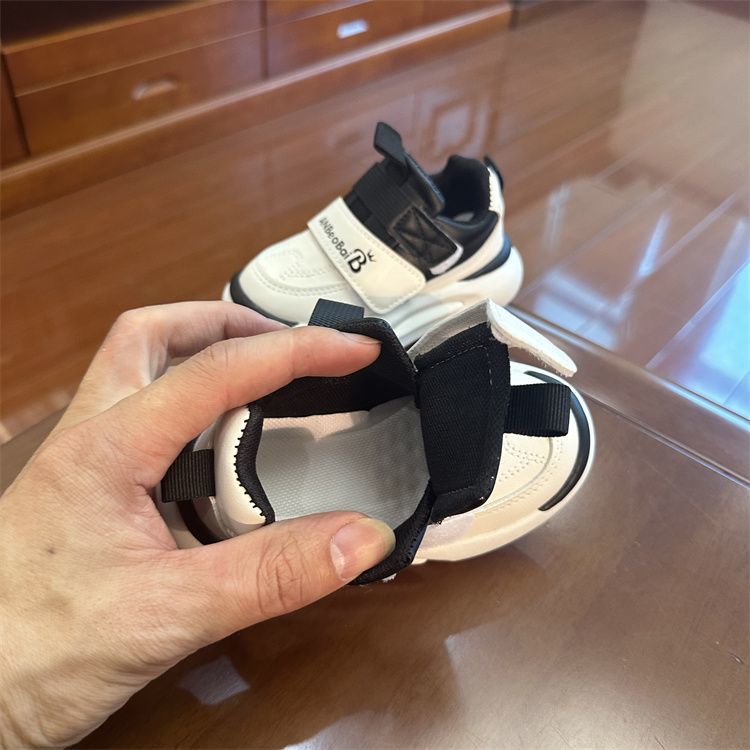 P New Baby Shoes Spring and Autumn Little White Shoes Walking Shoes Soft Sole Boys and Girls Sports Shoes Versatile 1-2-3 Years Old 5