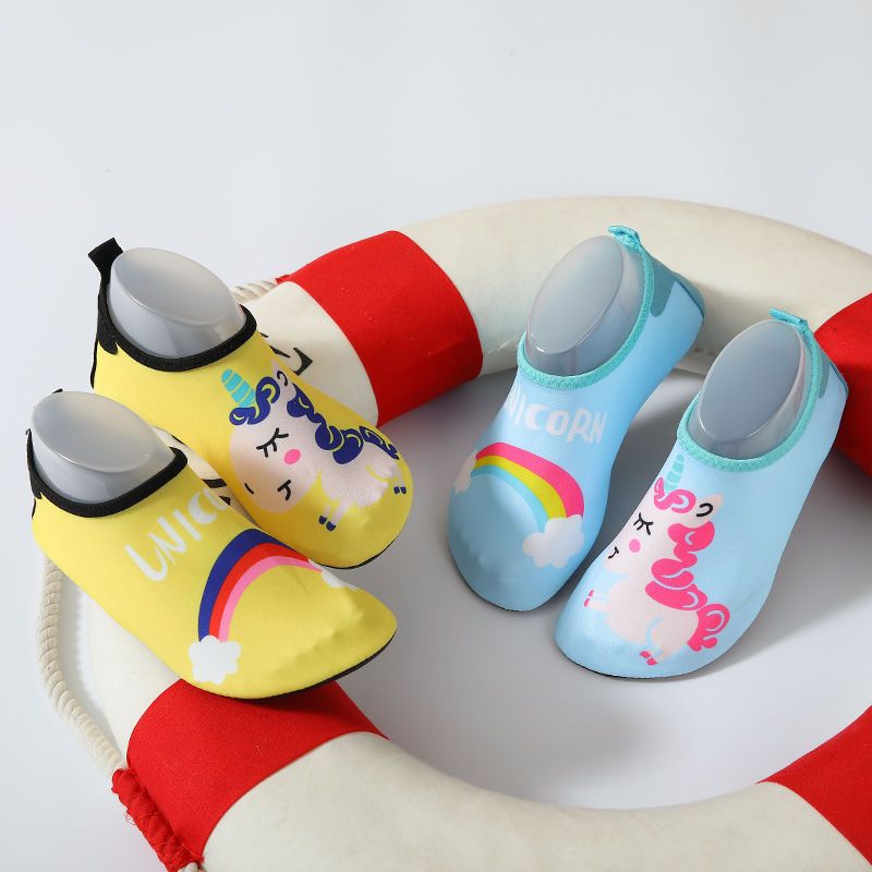 P Beach shoes, women and men diving shoes, snorkeling socks, children wading swimming, non-slip, soft-soled, quick-drying and anti-cutting upstream shoes and socks.