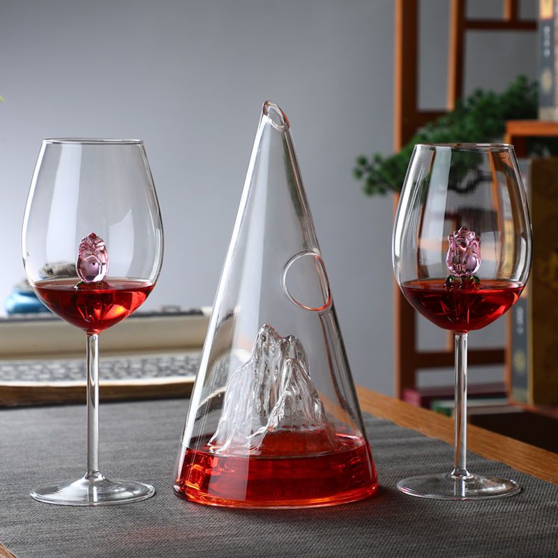 Pyramid wine decanter, mountain peaks, waterfalls, red wine dispenser, creative and minimalist wine pouring device, glass wine pot