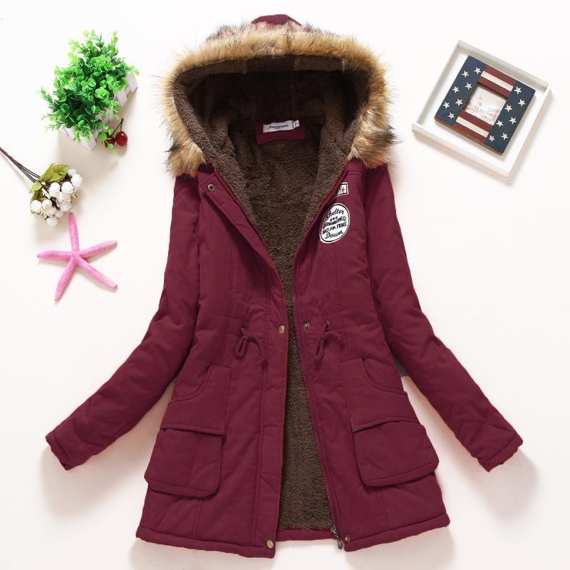 A autumn and winter new Korean version of medium and long women's cotton-padded clothes, plush collar, slim fit, thickened large size coat top