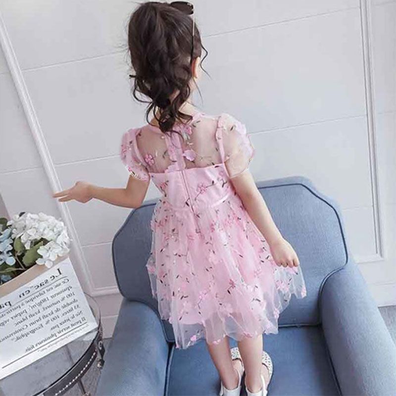 Vestido de niña de liquidación fuera de temporada, elegante y dulce vestido de princesa para niña, lindo vestido de malla de celebridad de Internet, vestido de baile 