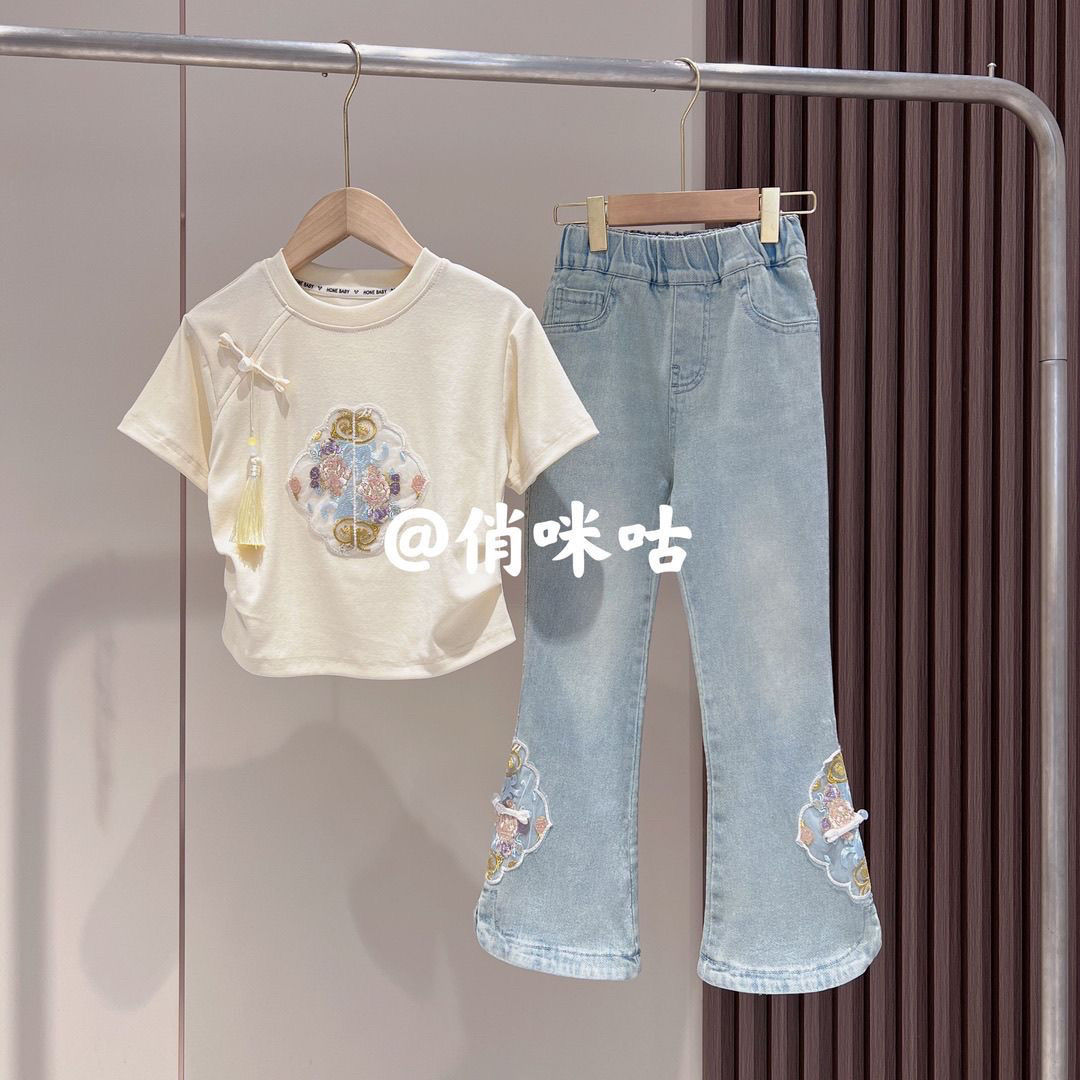 P Girls 2024 New Summer Clothing Set Little Girls Summer Short sleeved T-shirt Jeans Big Kids Fashionable Two piece Set